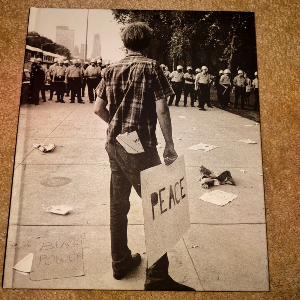 "Chicago 1968" : Historical Photograph book